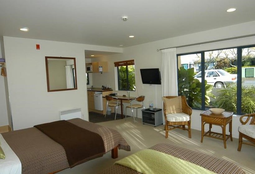 Nautilus Lodge Motel