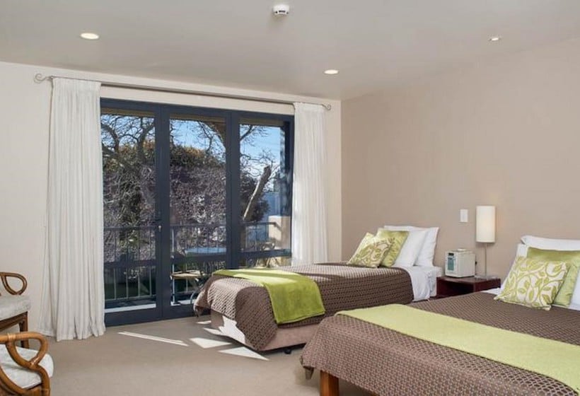 Nautilus Lodge Motel 12