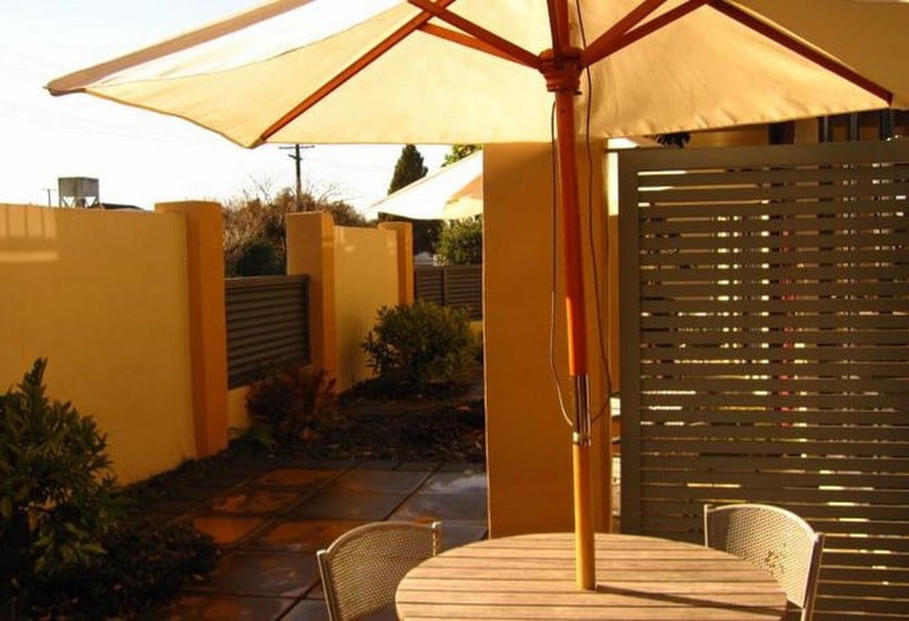 Nautilus Lodge Motel 2