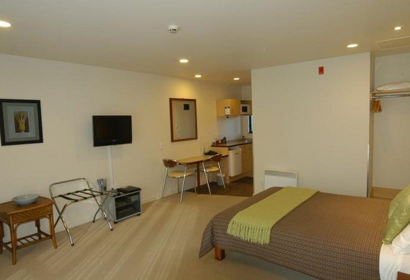 Nautilus Lodge Motel 3