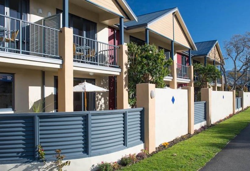 Nautilus Lodge Motel 5