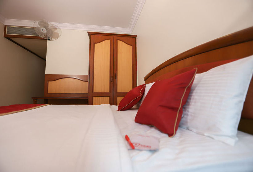 Hotel Oyo Rooms Majestic 4