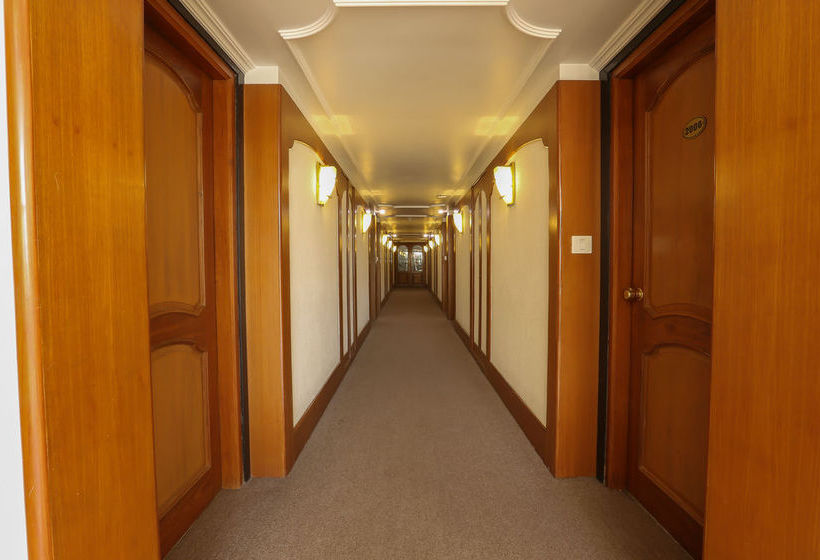 Hotel Oyo Rooms Majestic 8