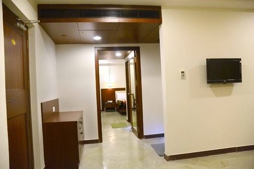 Hotel Raya S Grand 10