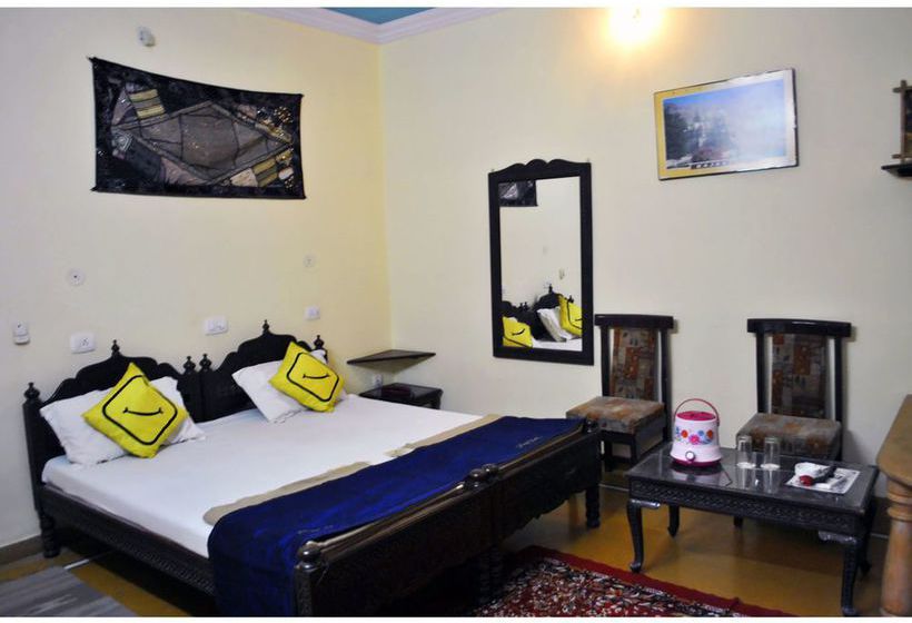 Hotel Vista Rooms At Indira Colony 11