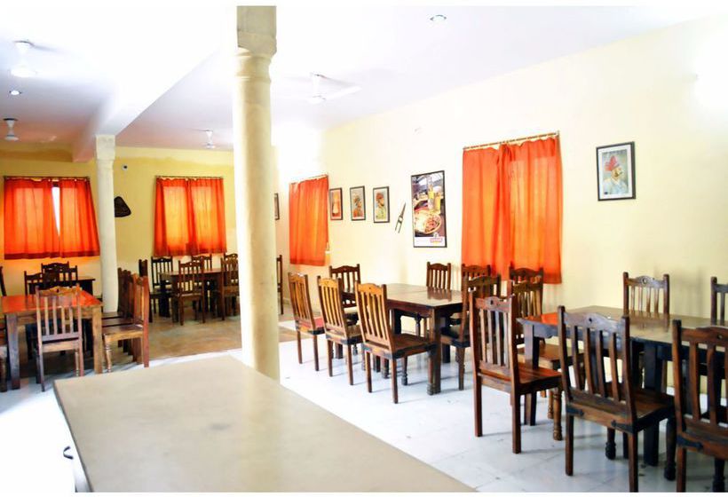 Hotel Vista Rooms At Indira Colony 7