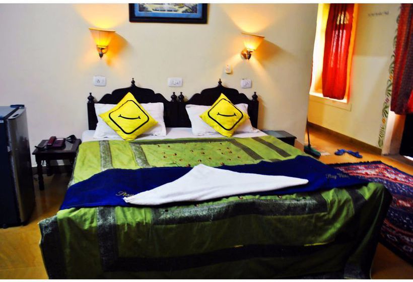 Hotel Vista Rooms At Indira Colony 8