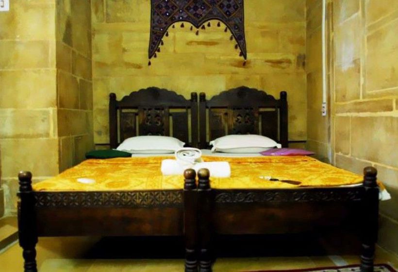 Hotel Vista Rooms At Fort Road 11