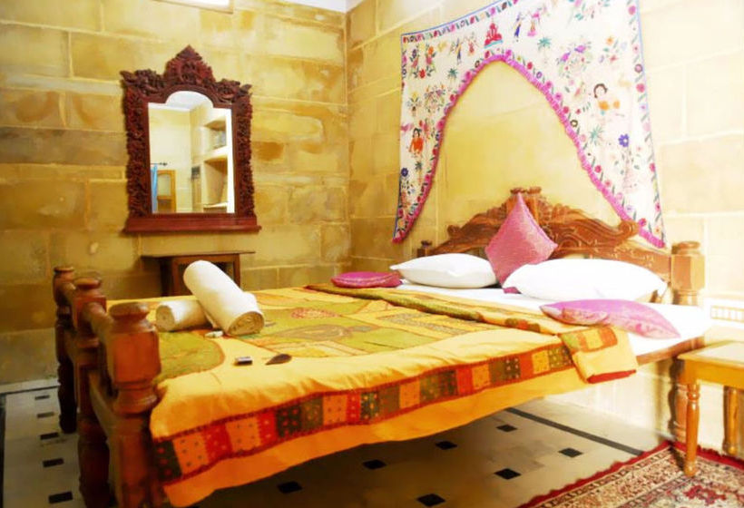 Hotel Vista Rooms At Fort Road 2