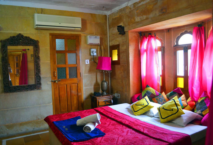 Hotel Vista Rooms At Fort Road 5