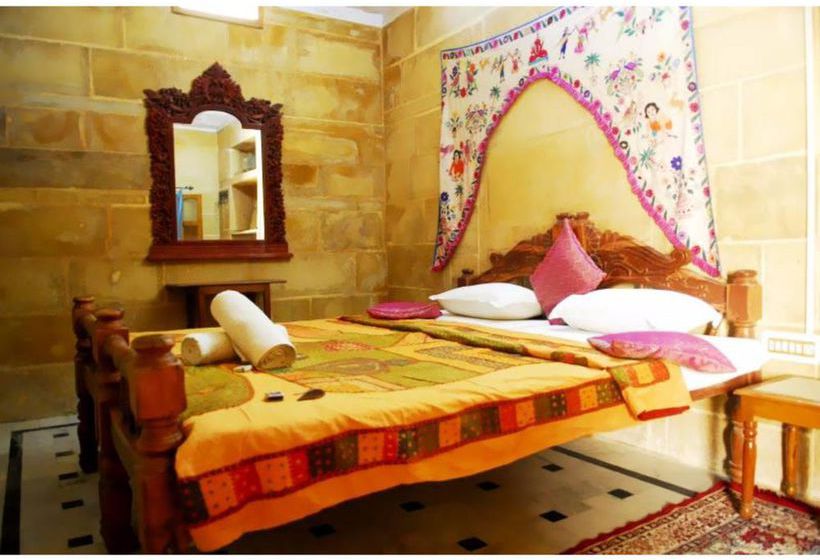 Hotel Vista Rooms At Fort Road 6