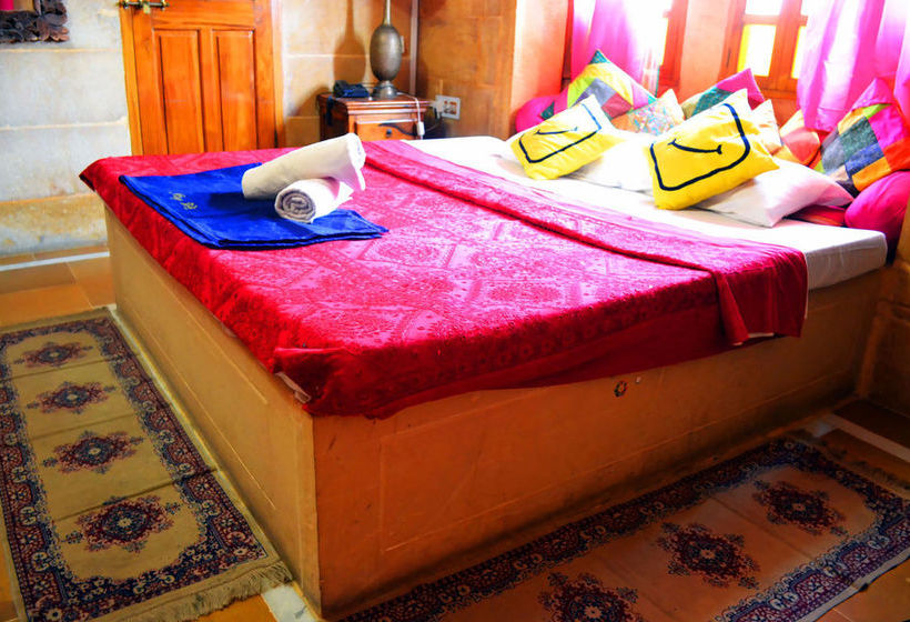 Hotel Vista Rooms At Fort Road 8