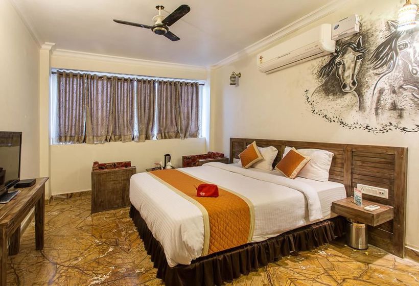 Hotel Oyo Premium Delhi Jaipur Highway 18