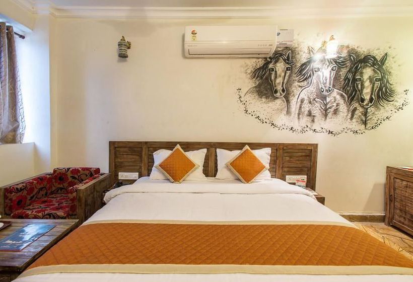 Hotel Oyo Premium Delhi Jaipur Highway 5