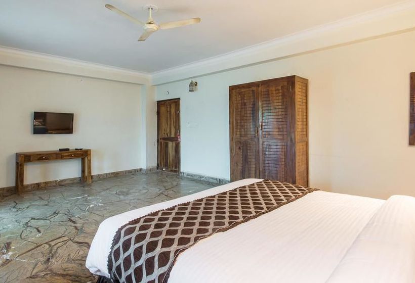 Hotel Oyo Premium Delhi Jaipur Highway 9