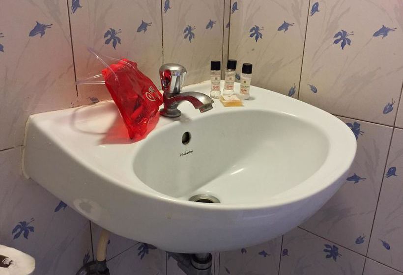 Hotel Oyo Rooms Jayamahal Road Mg Road 5