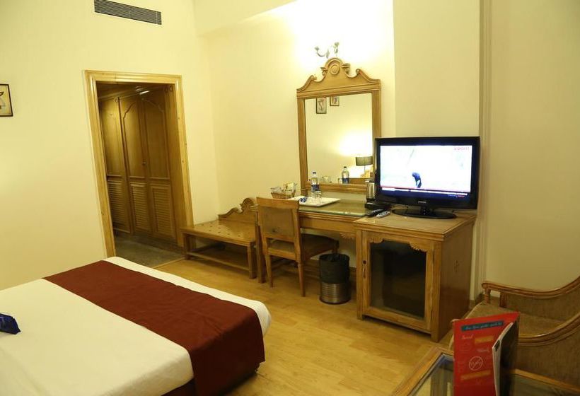 Hotel Oyo Premium Panchkula Bus Stand 11