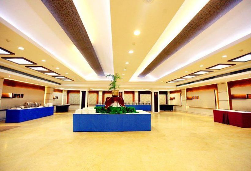 Hotel Oyo Premium Panchkula Bus Stand 13