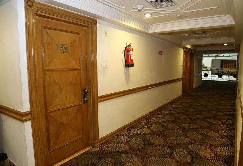 Hotel Oyo Premium Panchkula Bus Stand 7