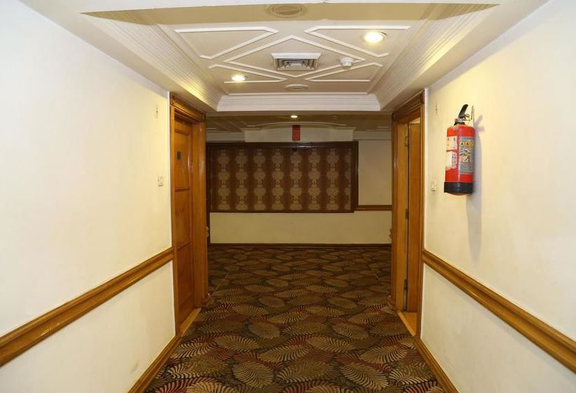 Hotel Oyo Premium Panchkula Bus Stand 9