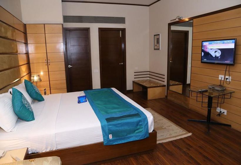 Hotel Oyo Premium Gurudwara Nada Sahib 10