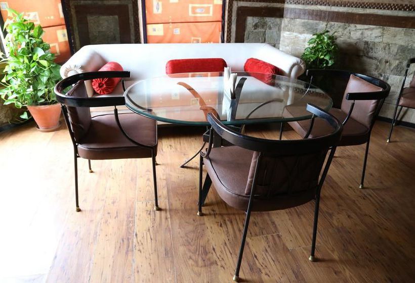 Hotel Oyo Premium Gurudwara Nada Sahib 13