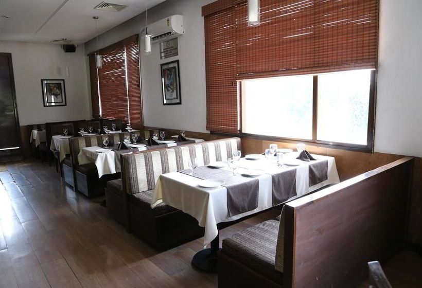 Hotel Oyo Premium Gurudwara Nada Sahib 18