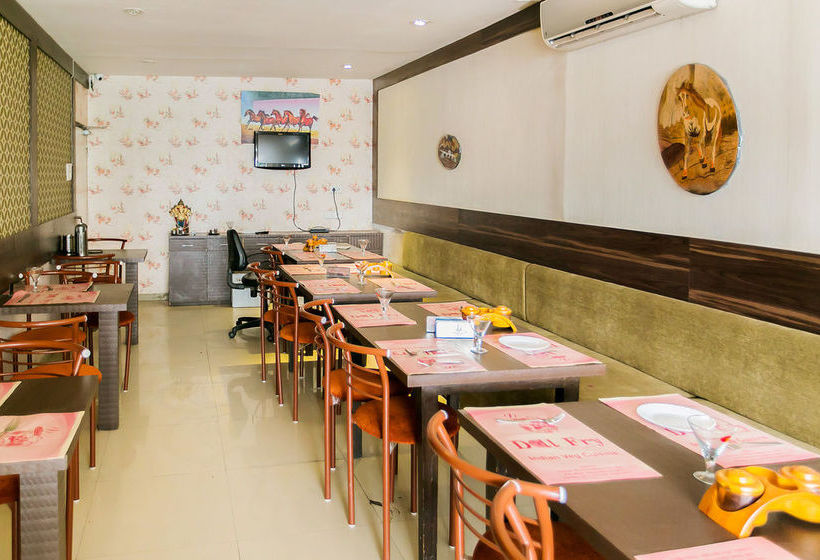 Hotel Zo Rooms Vijay Nagar C21 Mall 13