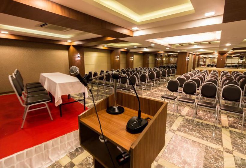 Hotel Oyo Premium Vastrapur Lake 11