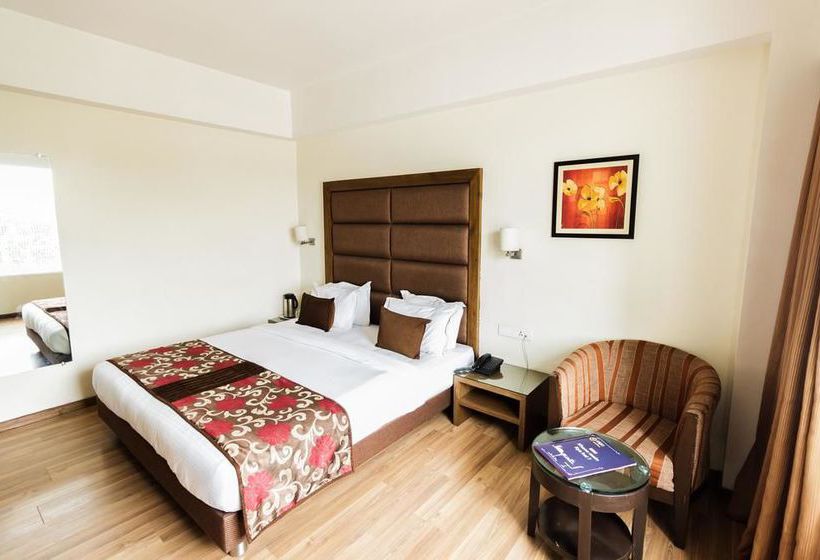 Hotel Oyo Premium Vastrapur Lake 16