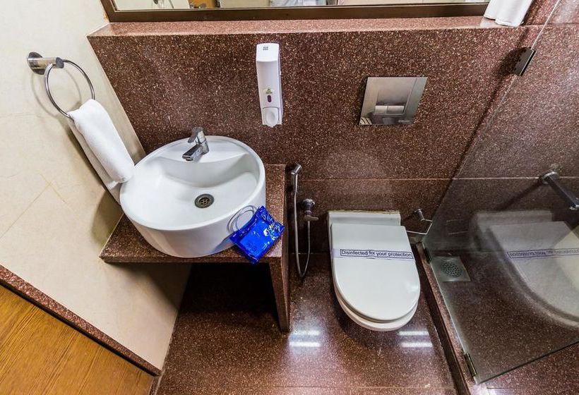 Hotel Oyo Premium Vastrapur Lake 2