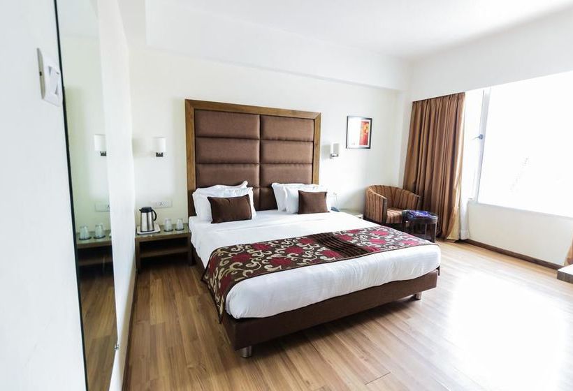 Hotel Oyo Premium Vastrapur Lake 7