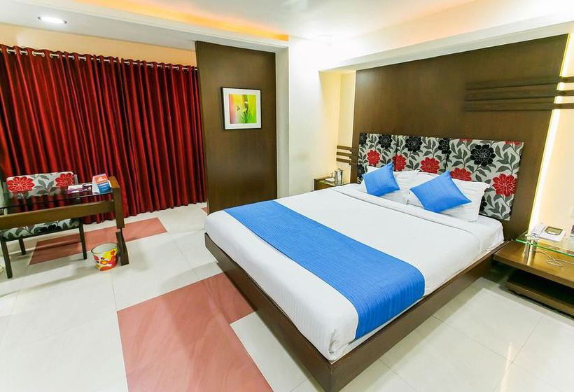 Resort Zo Rooms Amrit Tukoganj 1