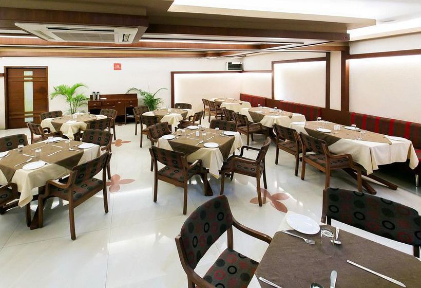 Resort Zo Rooms Amrit Tukoganj 15