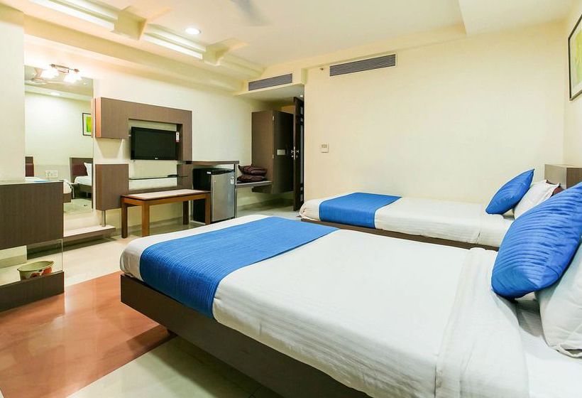 Resort Zo Rooms Amrit Tukoganj 16