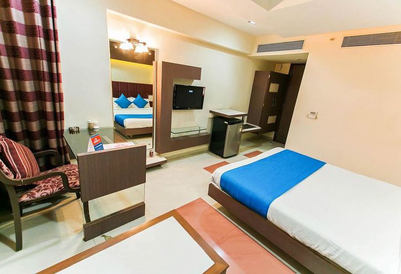 Resort Zo Rooms Amrit Tukoganj 18