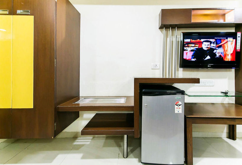 Resort Zo Rooms Amrit Tukoganj 20