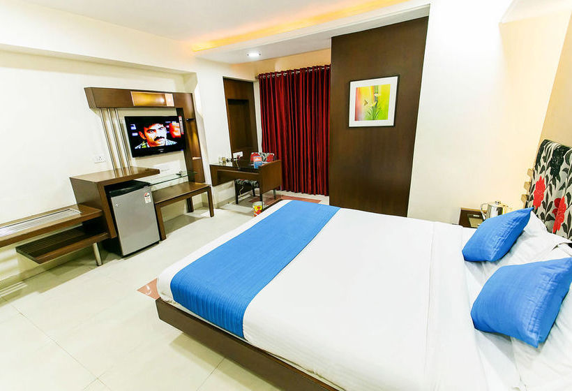 Resort Zo Rooms Amrit Tukoganj 4