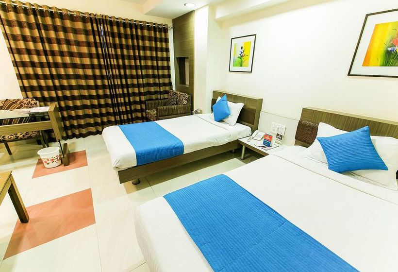 Resort Zo Rooms Amrit Tukoganj 8