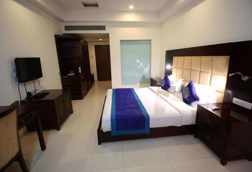 Hotel Oyo Premium Sola Sg Highway 13