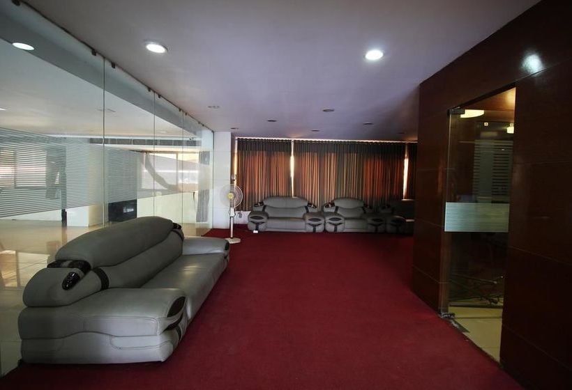 Hotel Oyo Premium Sola Sg Highway 7