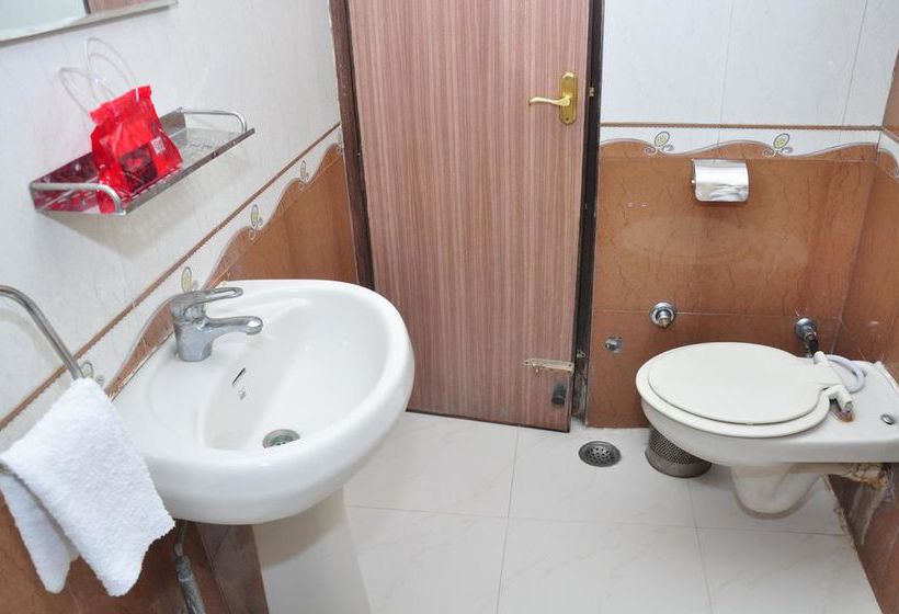 Hotel Oyo Rooms Regent Cinema Chowk 1