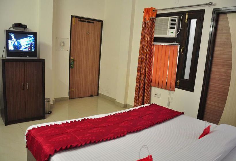 Hotel Oyo Rooms Regent Cinema Chowk 10