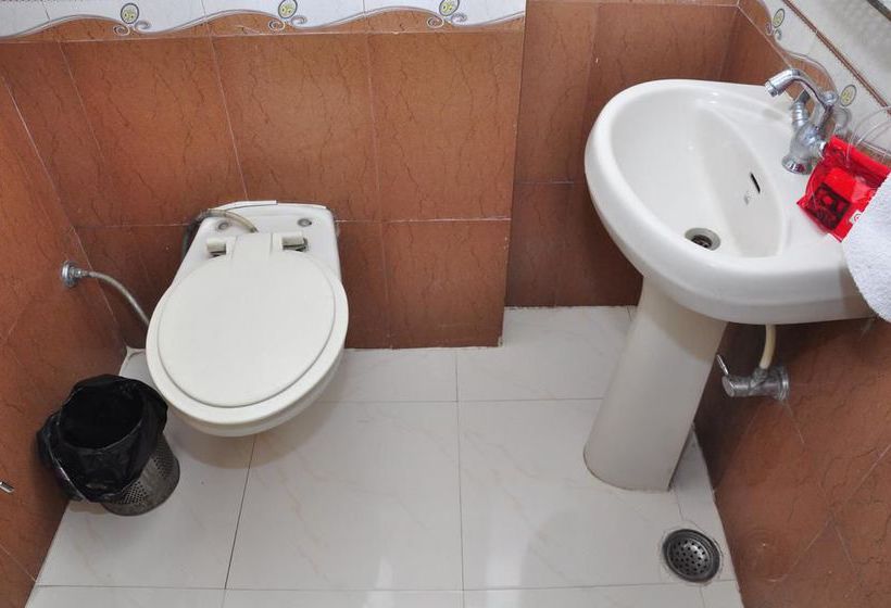 Hotel Oyo Rooms Regent Cinema Chowk 2