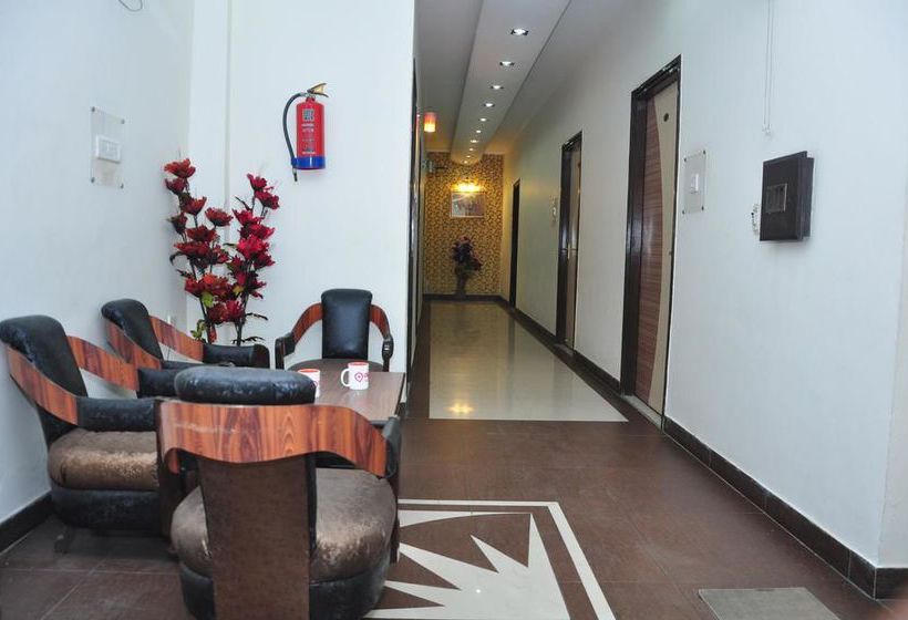 Hotel Oyo Rooms Regent Cinema Chowk 8