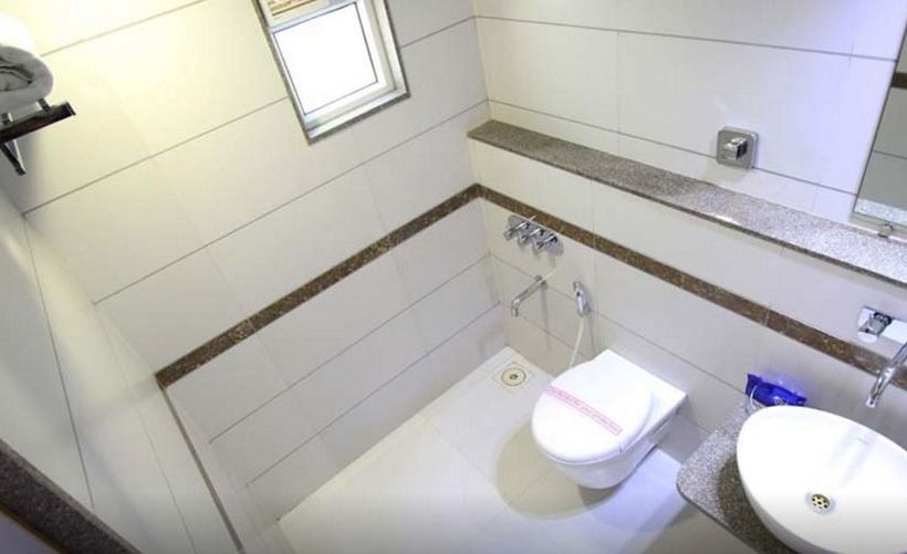 Hotel Oyo Premium Gandhi Ashram Road Ii 3