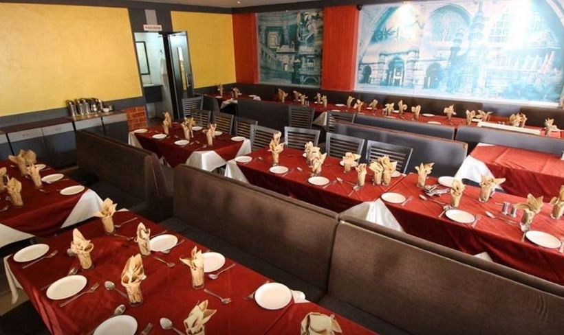 Hotel Oyo Premium Gandhi Ashram Road Ii 8