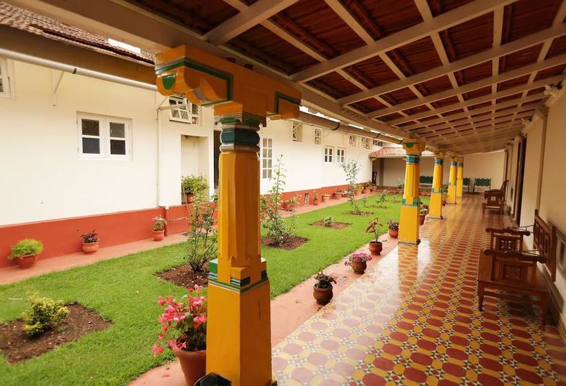 Hotel Oyo Premium Heritage Stays Charing Cross 8