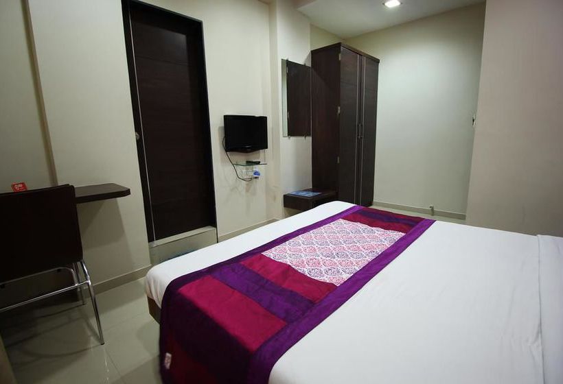 Hotel Oyo Rooms Iskcon Sg Highway Ii 12