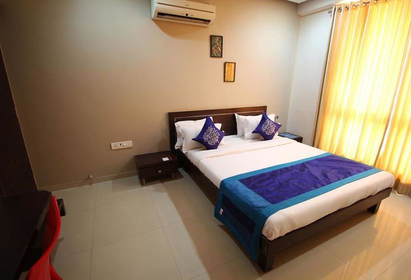 Hotel Oyo Rooms Iskcon Sg Highway Ii 8
